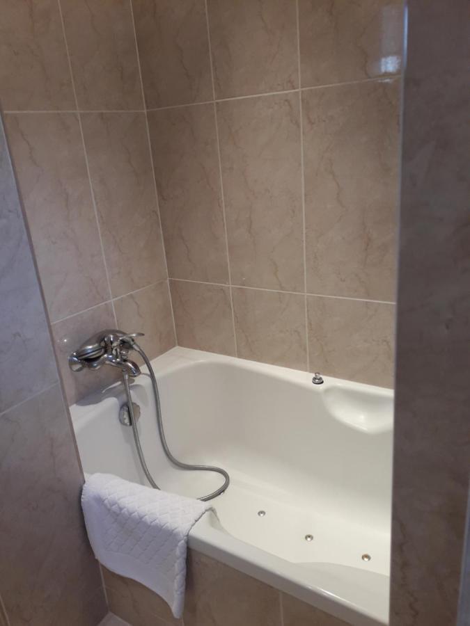 ברביזון Artemis Suite מראה חיצוני תמונה